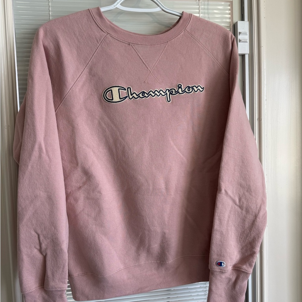 Champion Women's Crewneck Sweater in Soft Pink